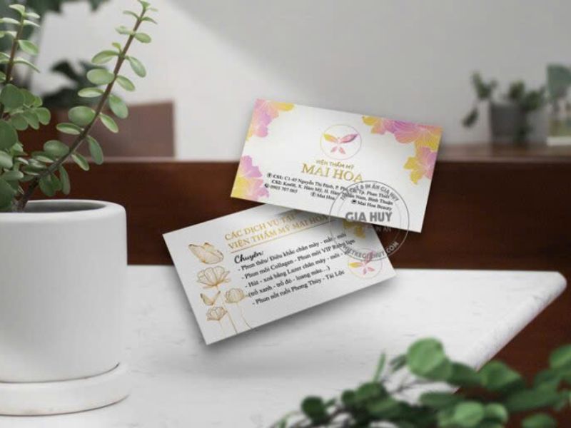 card visit có thông tin mạng xã hội kết nối khách hàng trên nhiều nền tảng