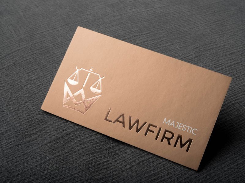 danh thiếp luật sư thể hiện sự cân bằng tuyệt đối