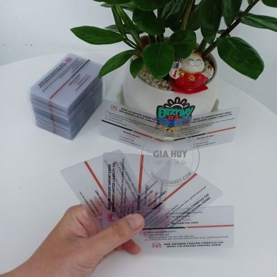 name card nhua trong suot